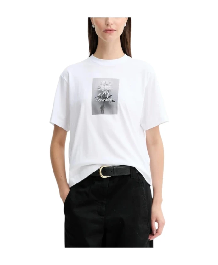 Футболка с цветочным рисунком Calvin Klein, белый
Футболка с цветочным рисунком Calvin Klein, белый