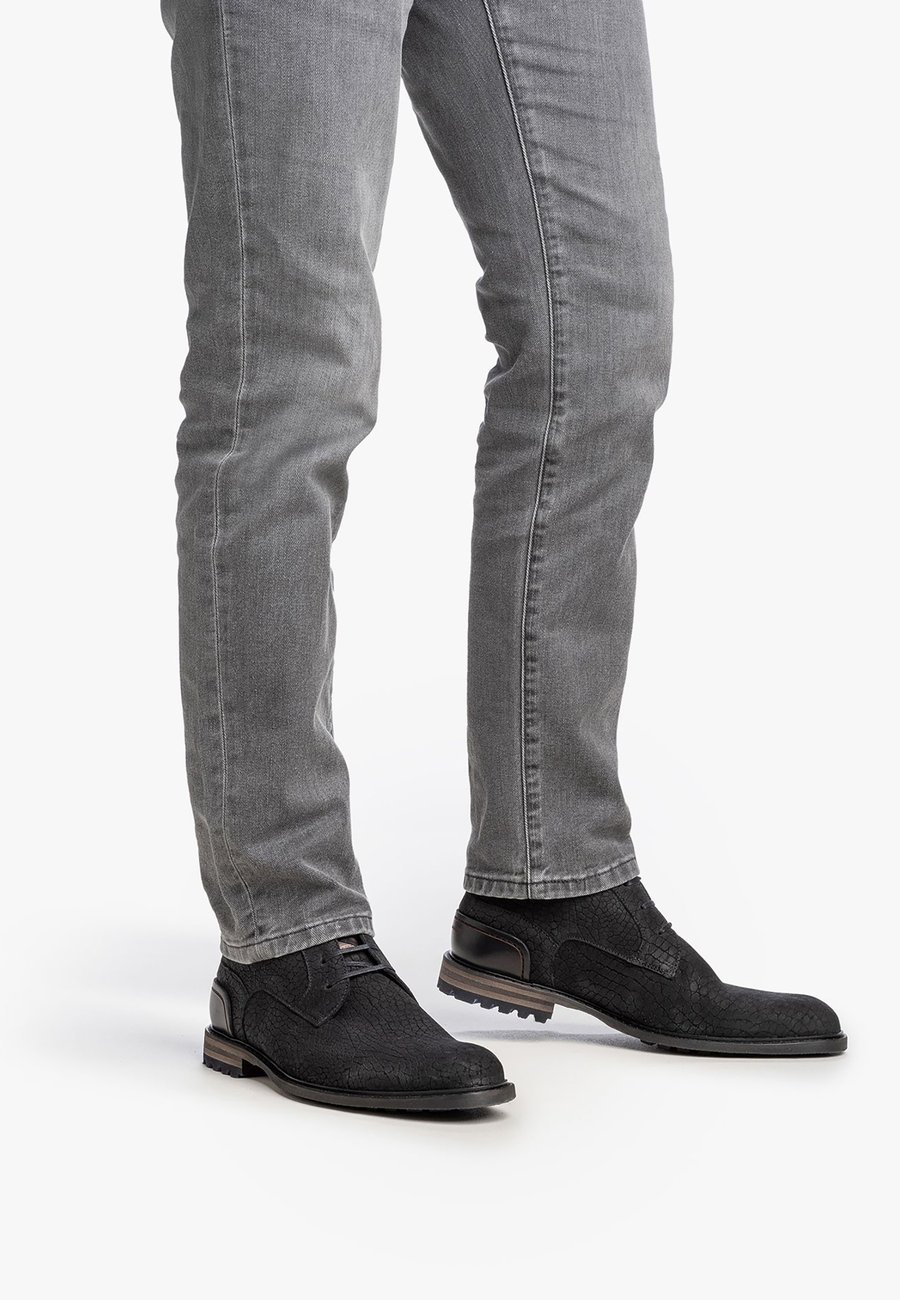 Ботинки Floris van Bommel Lace-up ankle boots, Black
Ботинки Floris van Bommel Lace-up ankle boots, Black