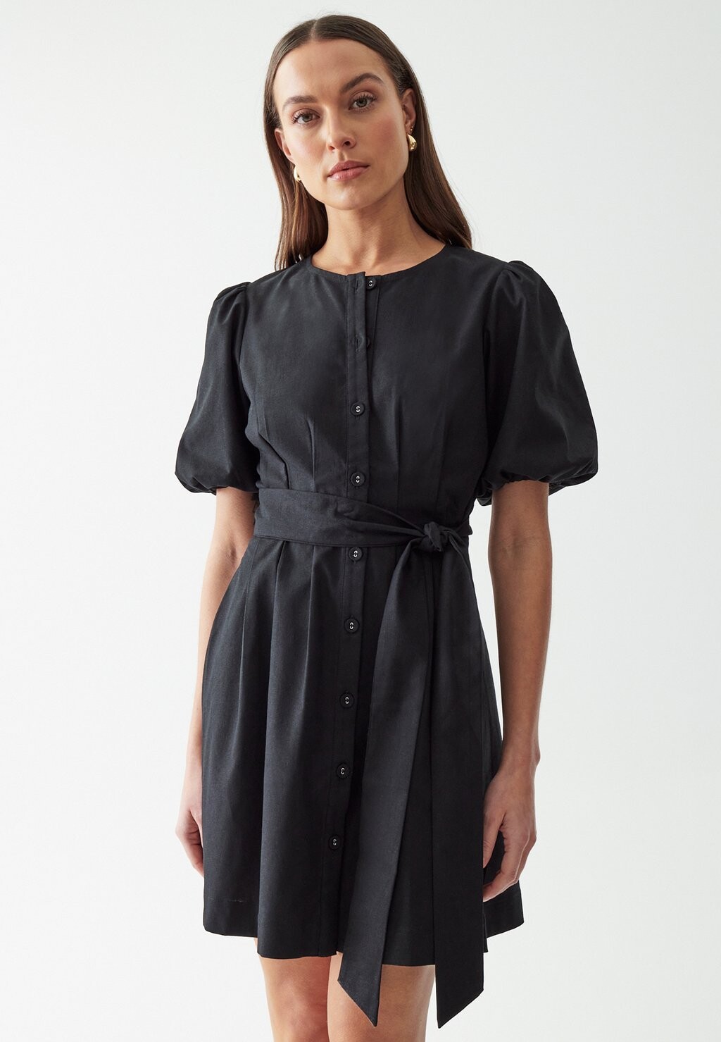 Платье-рубашка ALIA MINI WILLA, черный
Платье-рубашка ALIA MINI WILLA, черный