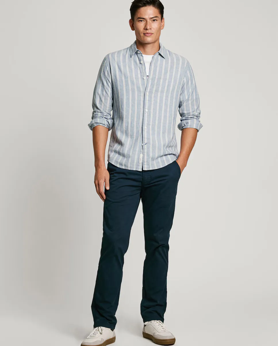 Мужские чиносы облегающего кроя, окрашенные в готовом виде Pepe Jeans, темно-синий
Мужские чиносы облегающего кроя, окрашенные в готовом виде Pepe Jeans, темно-синий