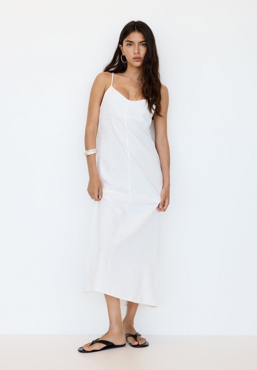 Платье PULL&BEAR Day dress, White
Платье PULL&BEAR Day dress, White