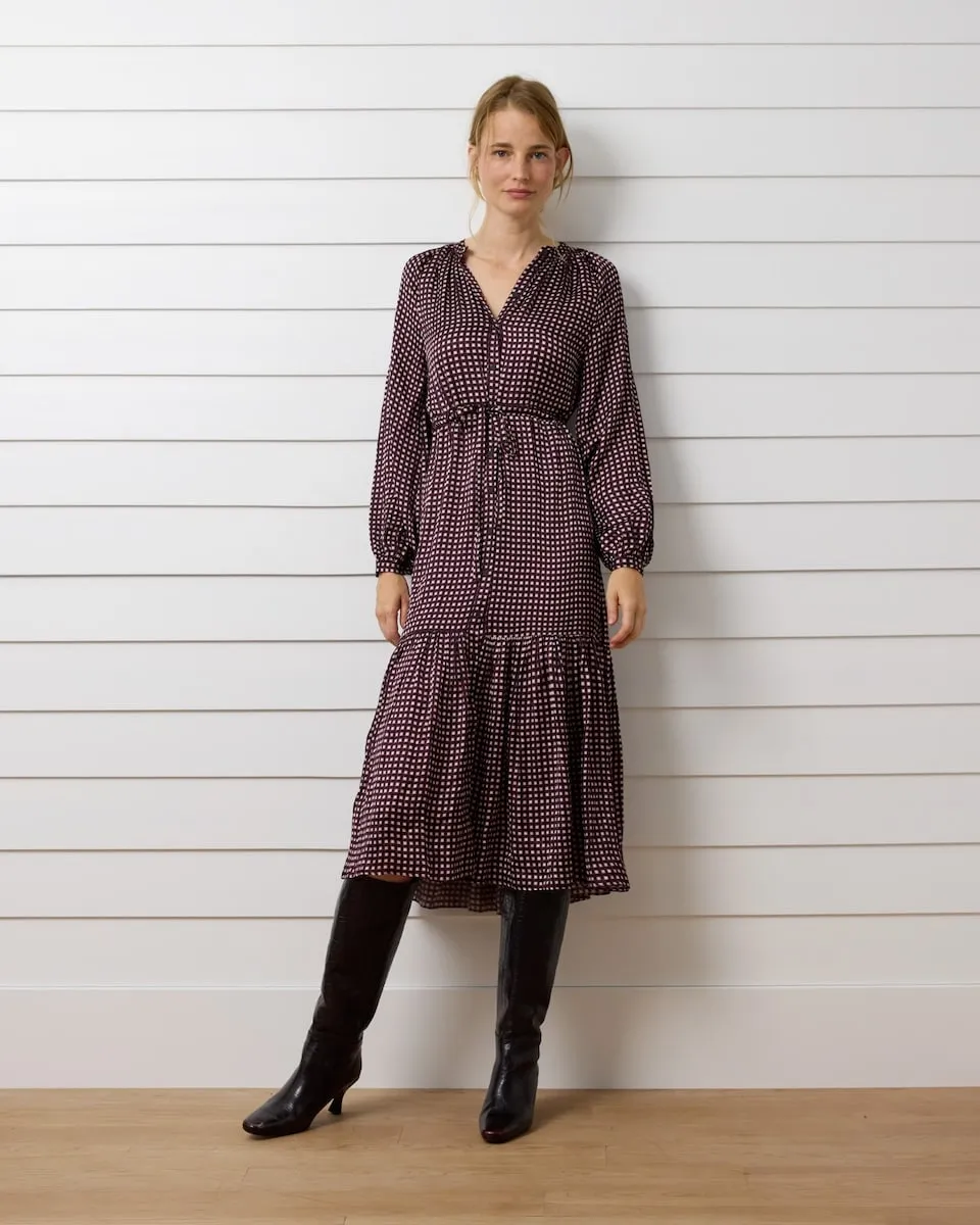 Длинное платье с геометрическим принтом в фиолетовых тонах Silbon, фиолетовый
Длинное платье с геометрическим принтом в фиолетовых тонах Silbon, фиолетовый