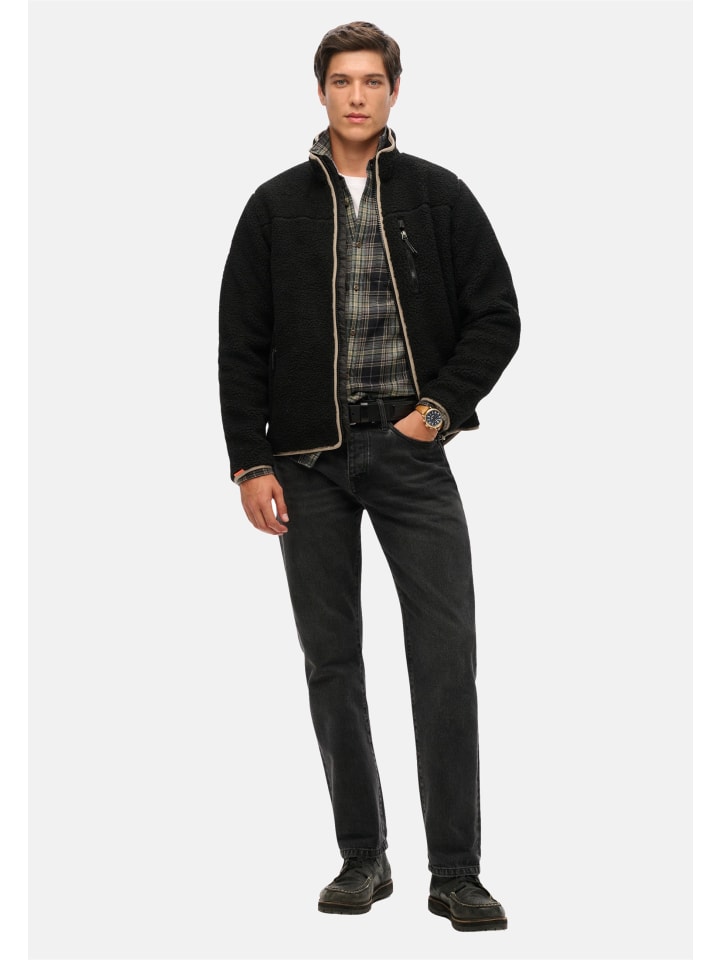 Куртка черного цвета Superdry
Куртка черного цвета Superdry