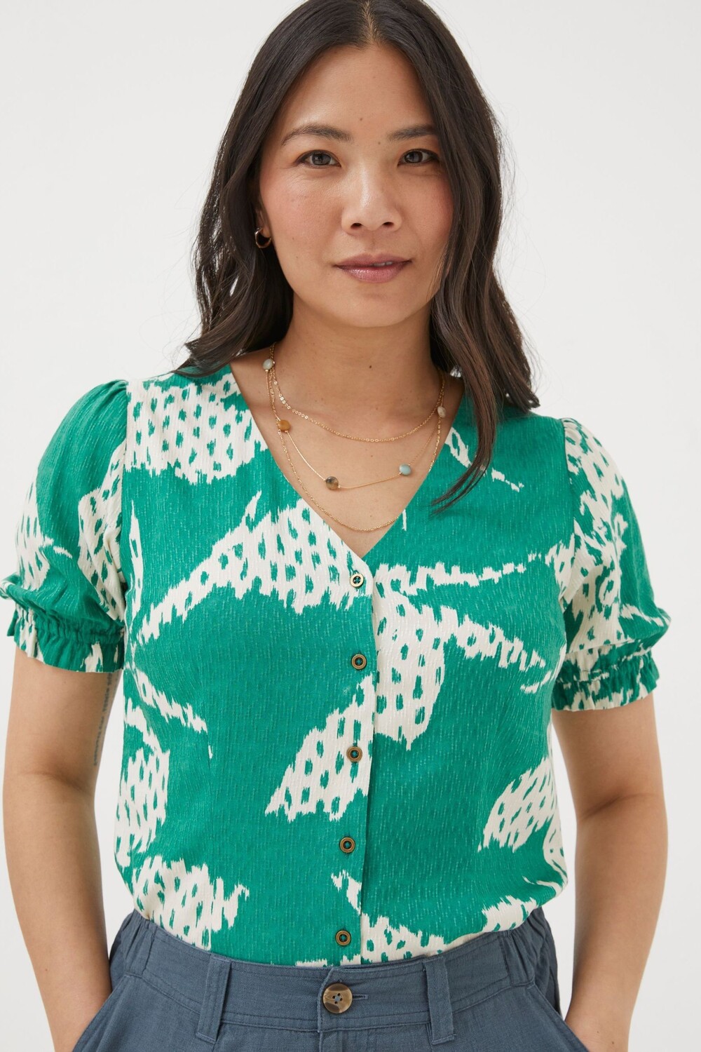 Текстурированная блузка с изображением листьев саванны Fatface Fat Face, зеленый
Текстурированная блузка с изображением листьев саванны Fatface Fat Face, зеленый