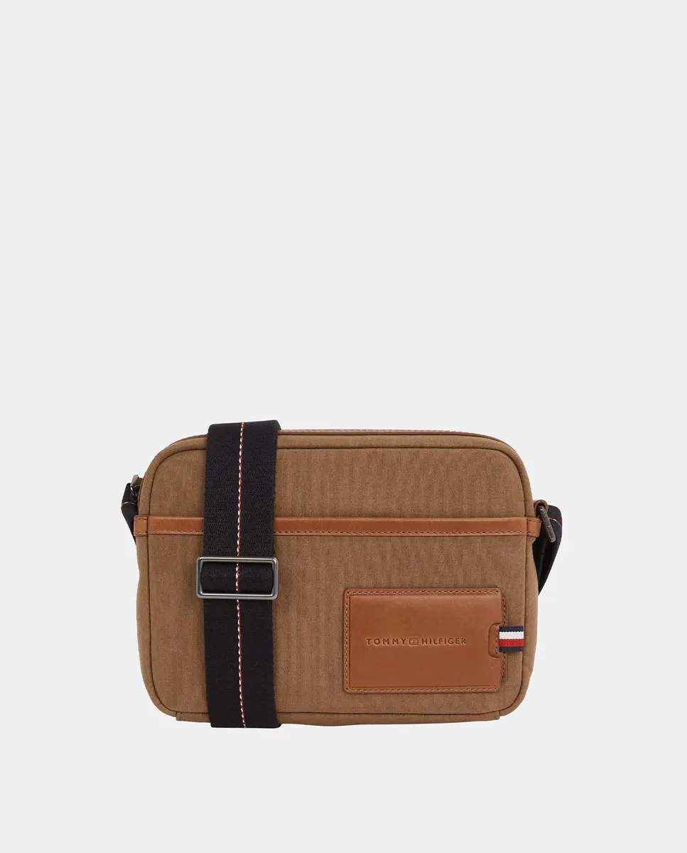 Мужская сумка-портфель репортерского стиля в коричневом цвете Tommy Hilfiger, коричневый
Мужская сумка-портфель репортерского стиля в коричневом цвете Tommy Hilfiger, коричневый