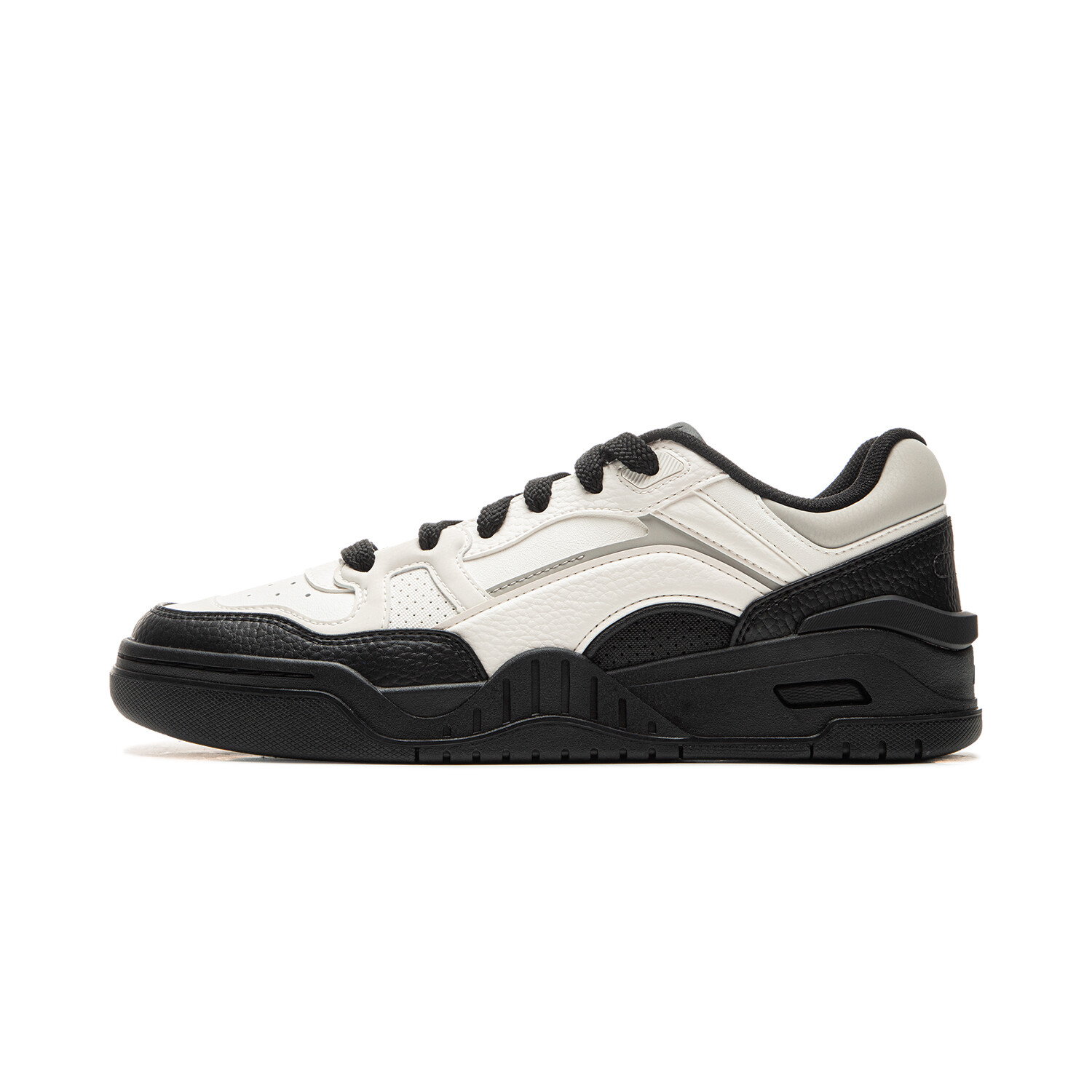 Кроссовки LINING Moon White 2.0 Skateboarding Shoes Men Low-top Cloud Mist White/black/light Smoke Gray, черный
Кроссовки LINING Moon White 2.0 Skateboarding Shoes Men Low-top Cloud Mist White/black/light Smoke Gray, черный