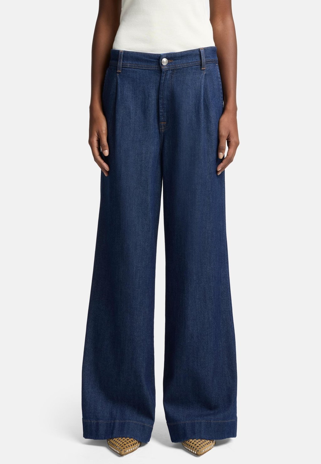 Расклешенные джинсы 7 for all mankind, цвет Halona
Расклешенные джинсы 7 for all mankind, цвет Halona