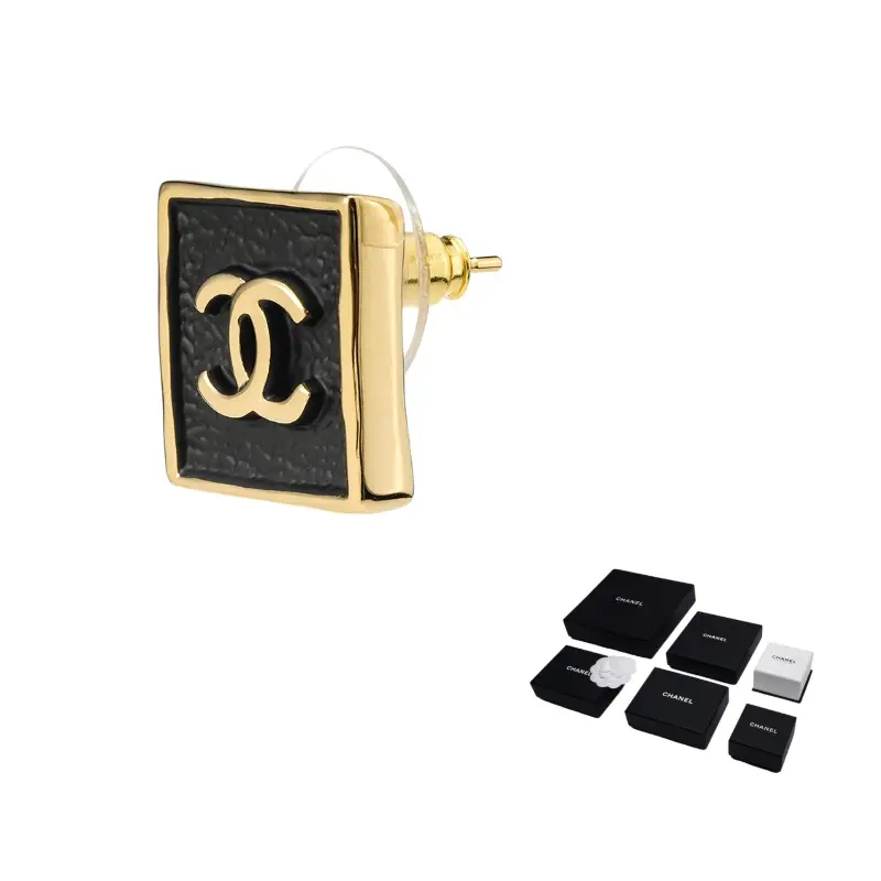 Квадратные серьги-гвоздики Women's CHANEL
Квадратные серьги-гвоздики Women's CHANEL