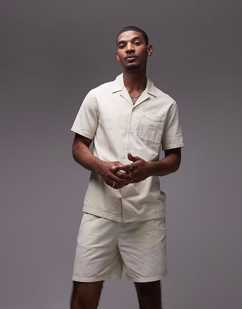 Вельветовая рубашка бежевого цвета Tommy Jeans
Вельветовая рубашка бежевого цвета Tommy Jeans