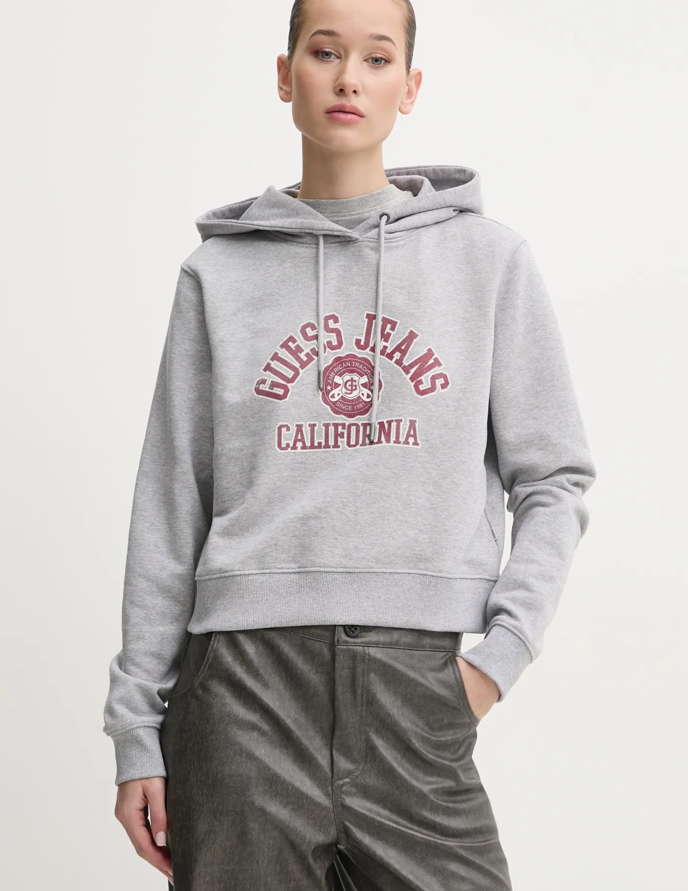 Хлопковая толстовка Guess Jeans, серый
Хлопковая толстовка Guess Jeans, серый