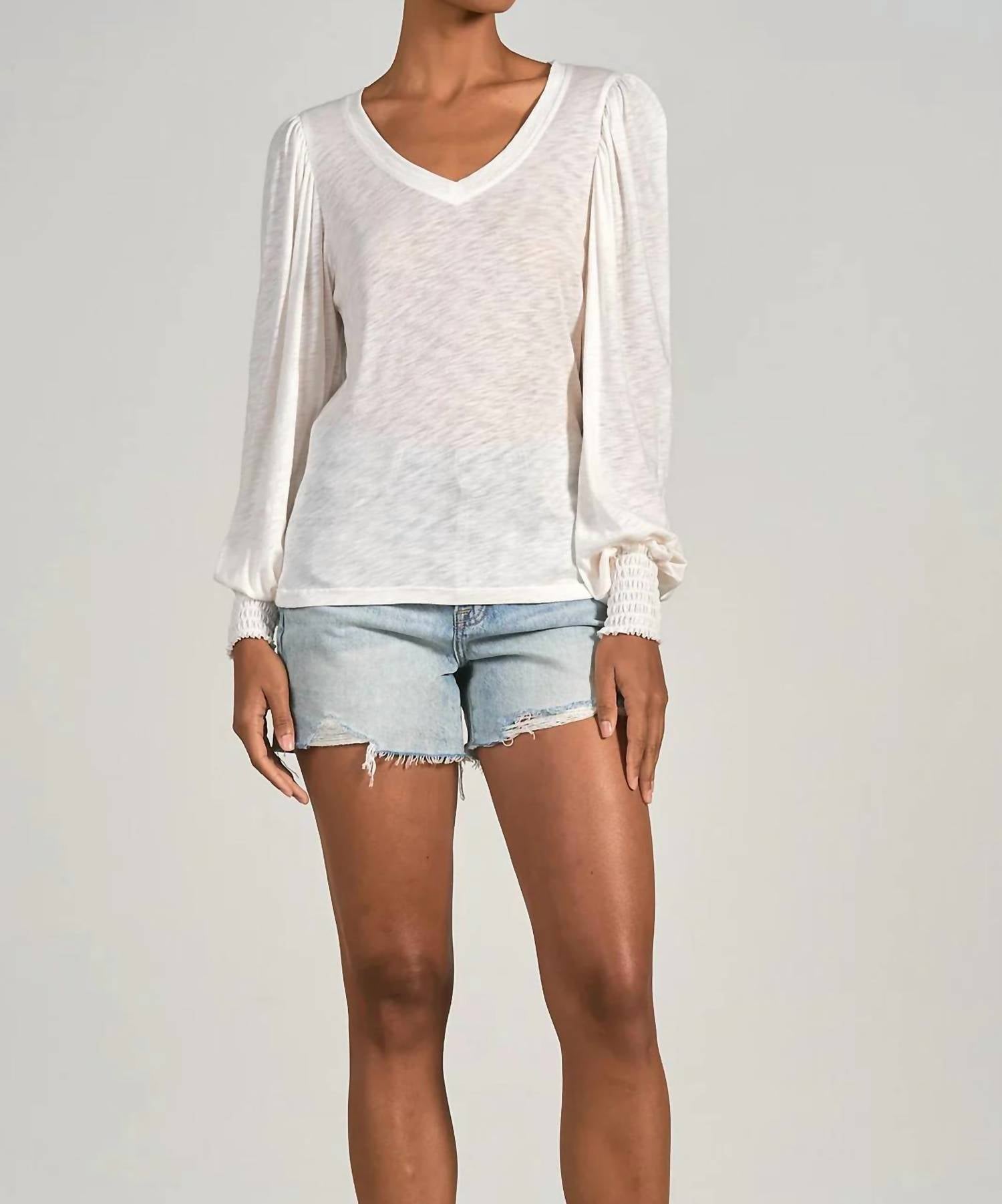 Саксонская рубашка белого цвета ELAN
Саксонская рубашка белого цвета ELAN