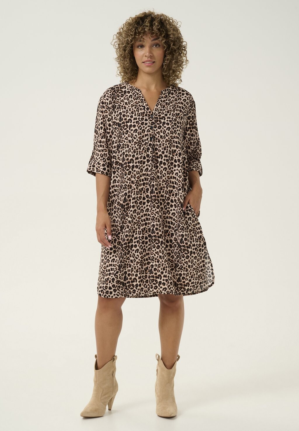 Повседневное платье TIAH Cream, коричневый
Повседневное платье TIAH Cream, коричневый