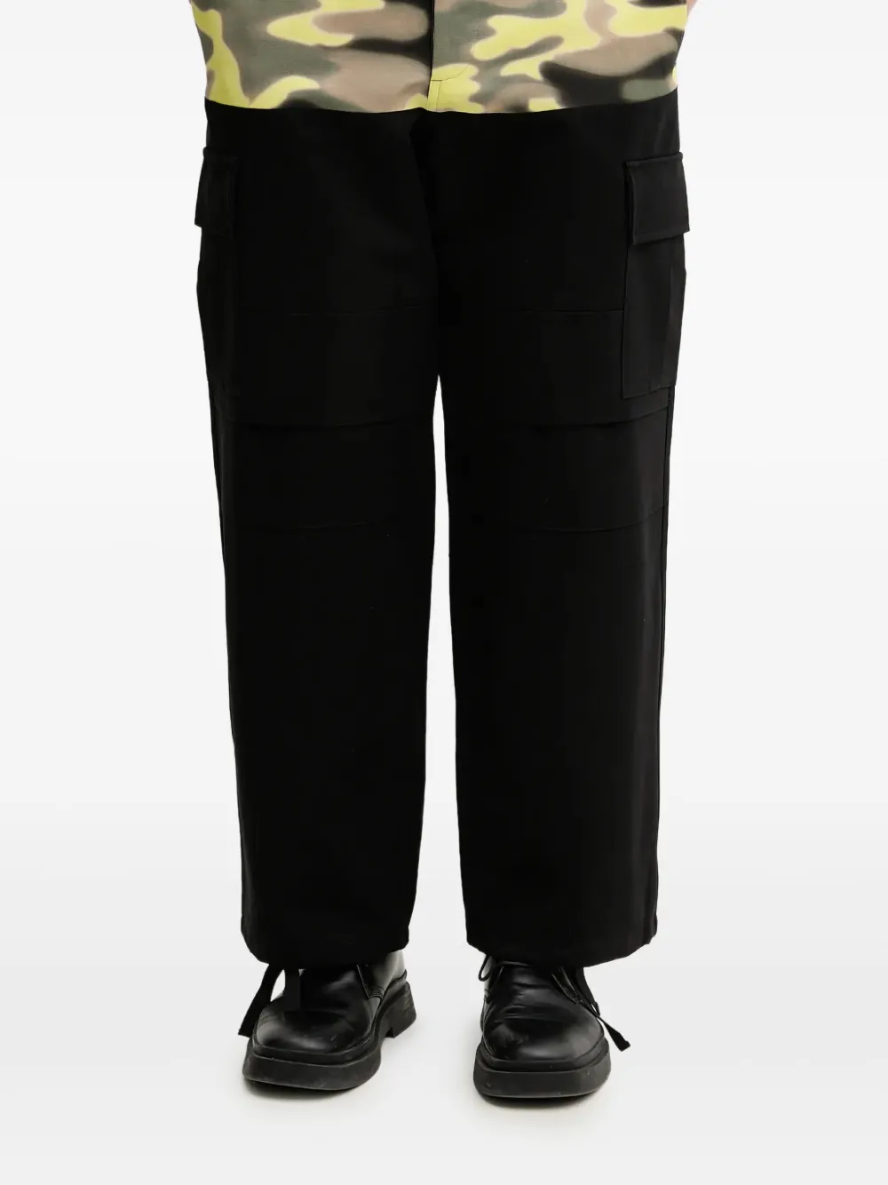 Широкие брюки с камуфляжными вставками BLUEMARBLE, черный
Широкие брюки с камуфляжными вставками BLUEMARBLE, черный