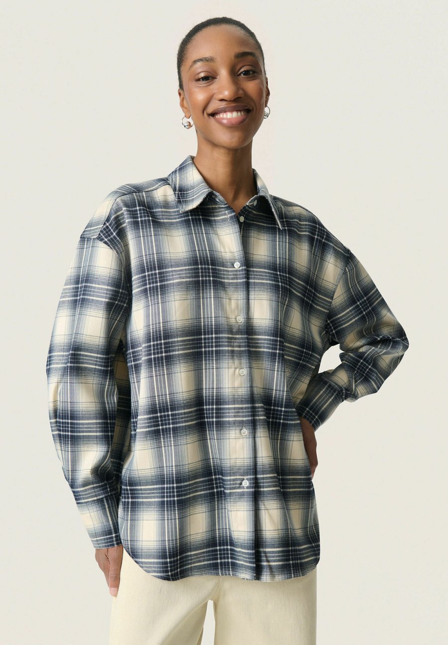 Блуза Soaked in Luxury PAMALA, Navy Checks/Blue
Блуза Soaked in Luxury PAMALA, Navy Checks/Blue