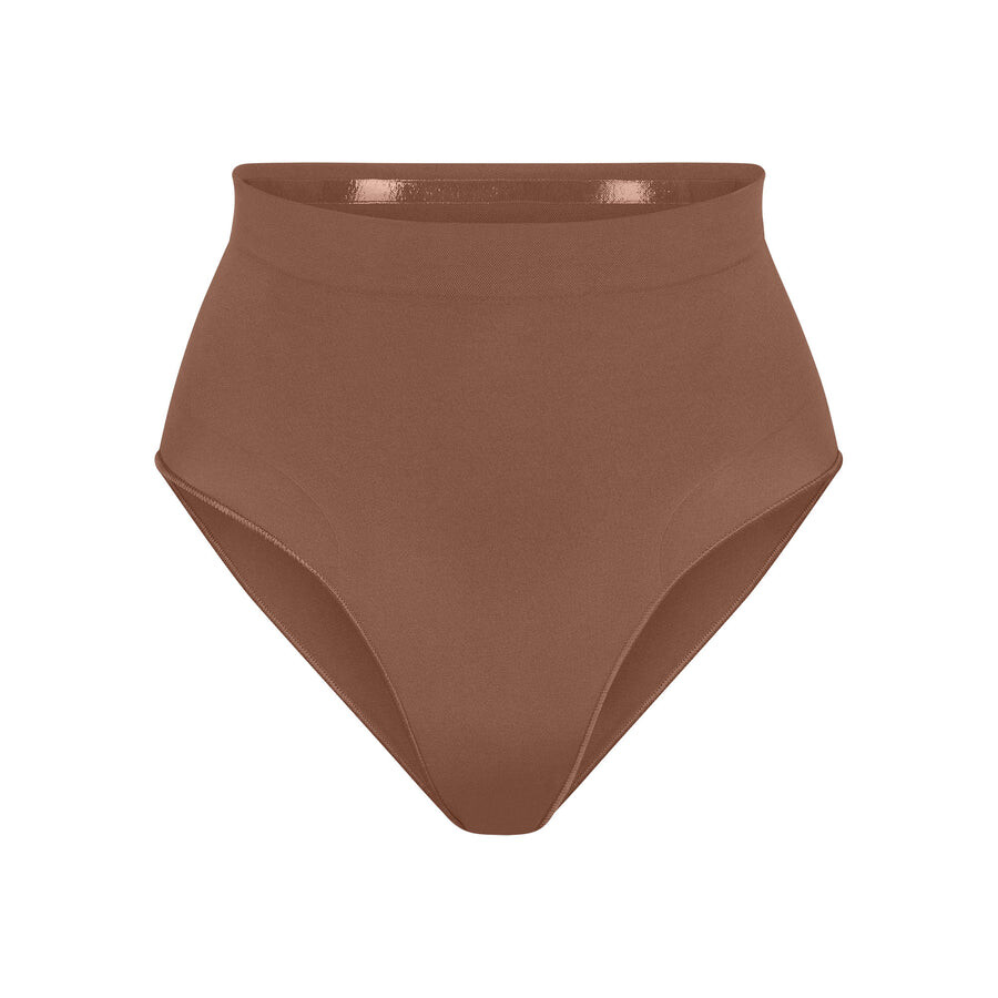 Трусики средней длины SKIMS Seamless Sculpt, цвет Jasper
Трусики средней длины SKIMS Seamless Sculpt, цвет Jasper