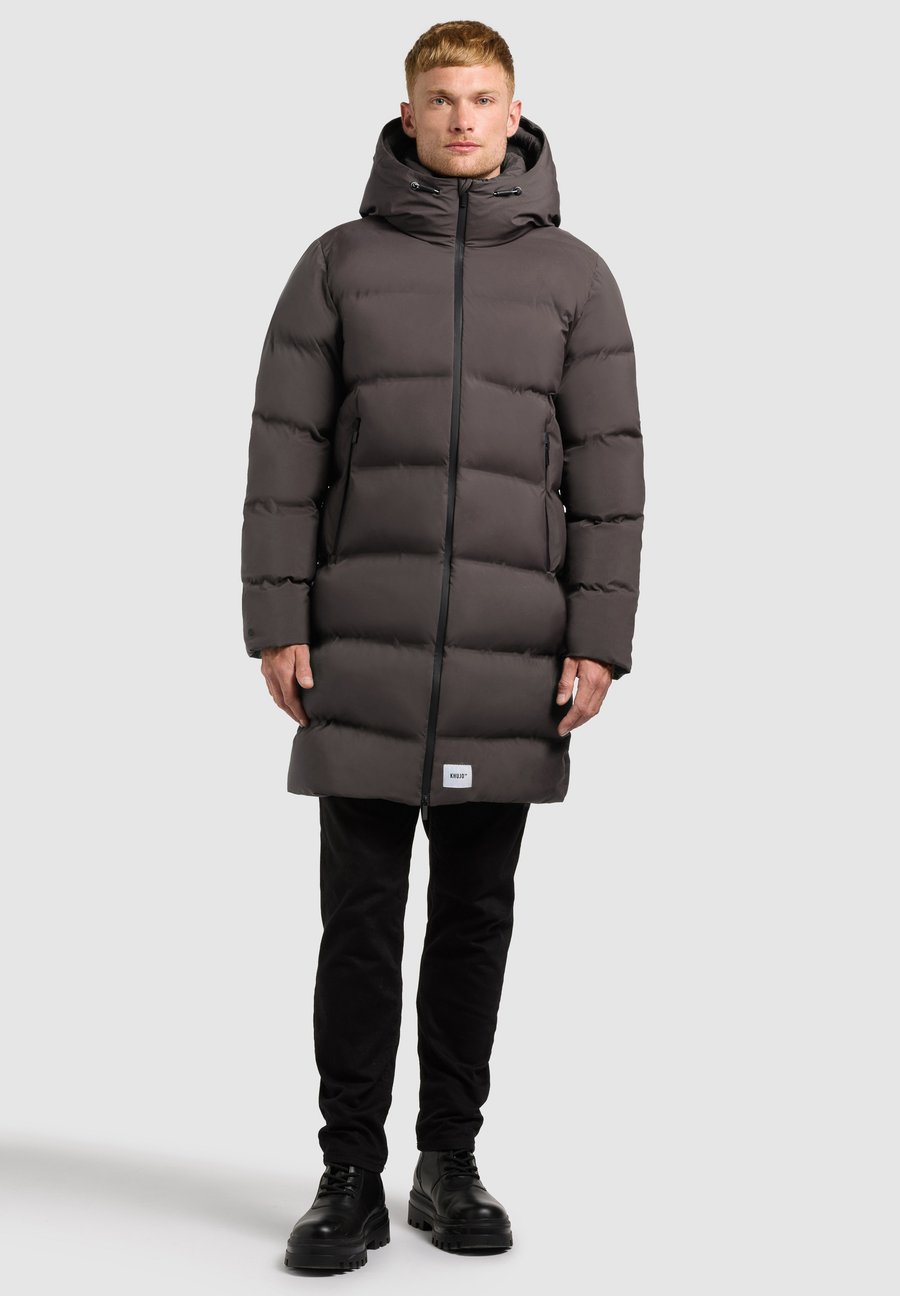 Пальто khujo CAIUS3, Graphite Grey/Dark Grey
Пальто khujo CAIUS3, Graphite Grey/Dark Grey
