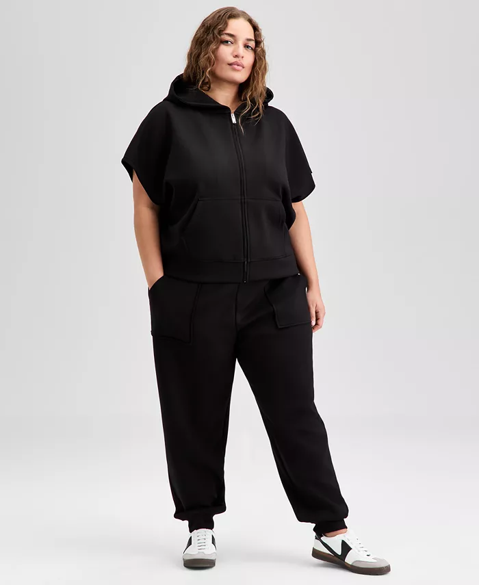 Трендовая толстовка с капюшоном и рукавами-крылышками из водолазного трикотажа и спортивные брюки больших размеров And Now This, черный
Трендовая толстовка с капюшоном и рукавами-крылышками из водолазного трикотажа и спортивные брюки больших размеров And Now This, черный