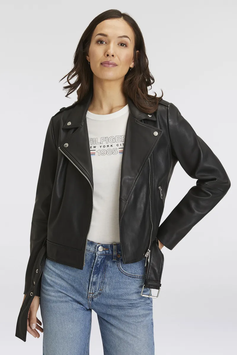 Кожаная куртка BOSS ORANGE "C_Sameli", с декоративным ремнем, черный
Кожаная куртка BOSS ORANGE "C_Sameli", с декоративным ремнем, черный