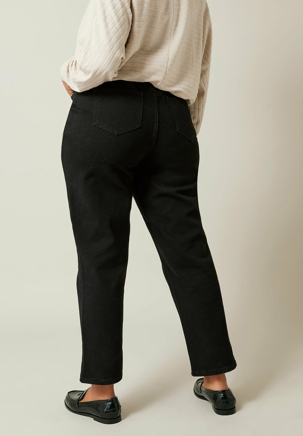 Джинсы прямого кроя MOM Evans, черный
Джинсы прямого кроя MOM Evans, черный