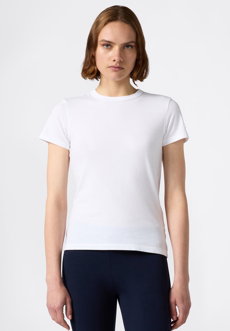 Футболка Champion TEE ICONS TONAL, White, Белый, Футболка Champion TEE ICONS TONAL, White
Футболка Champion TEE ICONS TONAL, White, Белый, Футболка Champion TEE ICONS TONAL, White