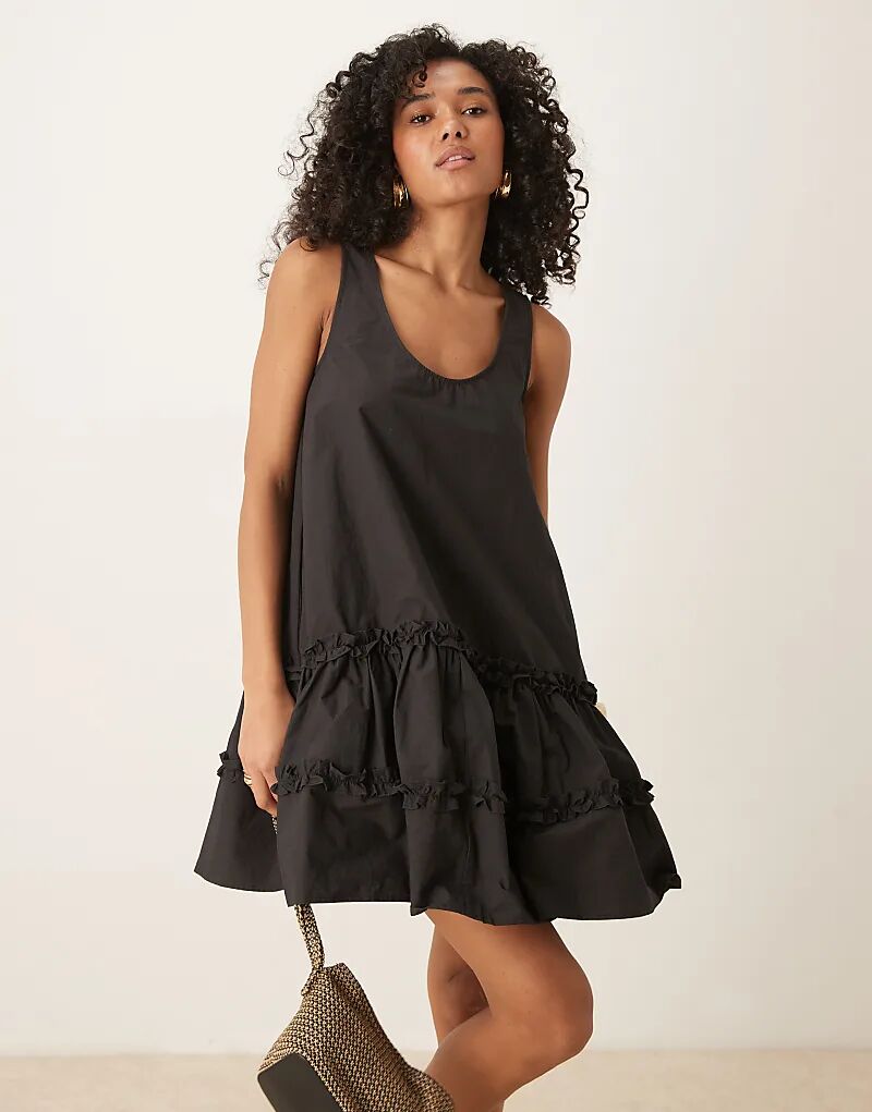 Мини-платье Ghospell с круглым вырезом и многоярусными оборками черного цвета
Мини-платье Ghospell с круглым вырезом и многоярусными оборками черного цвета