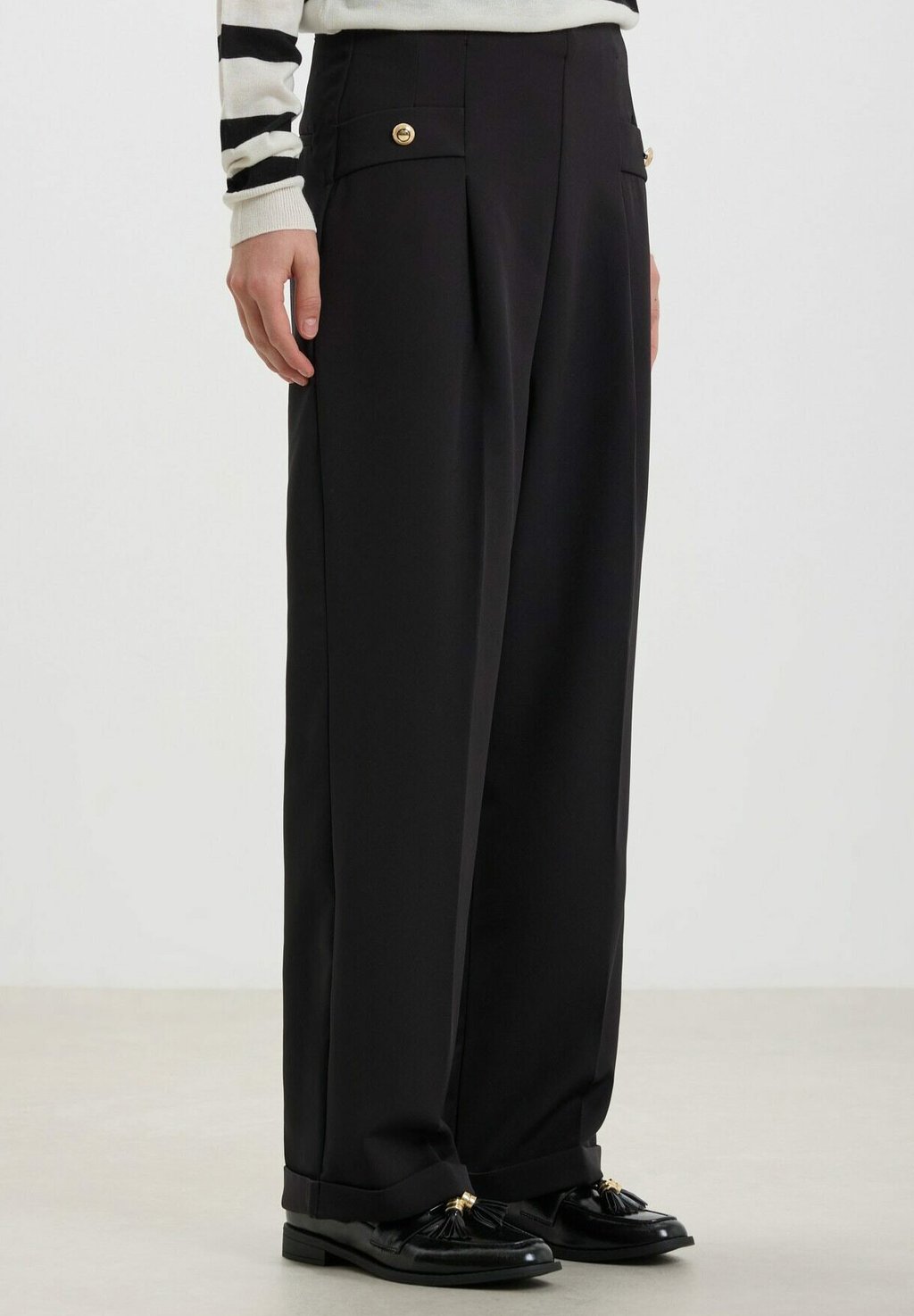 Брюки PALAZZO BOTTONI ORO Calliope, черный
Брюки PALAZZO BOTTONI ORO Calliope, черный