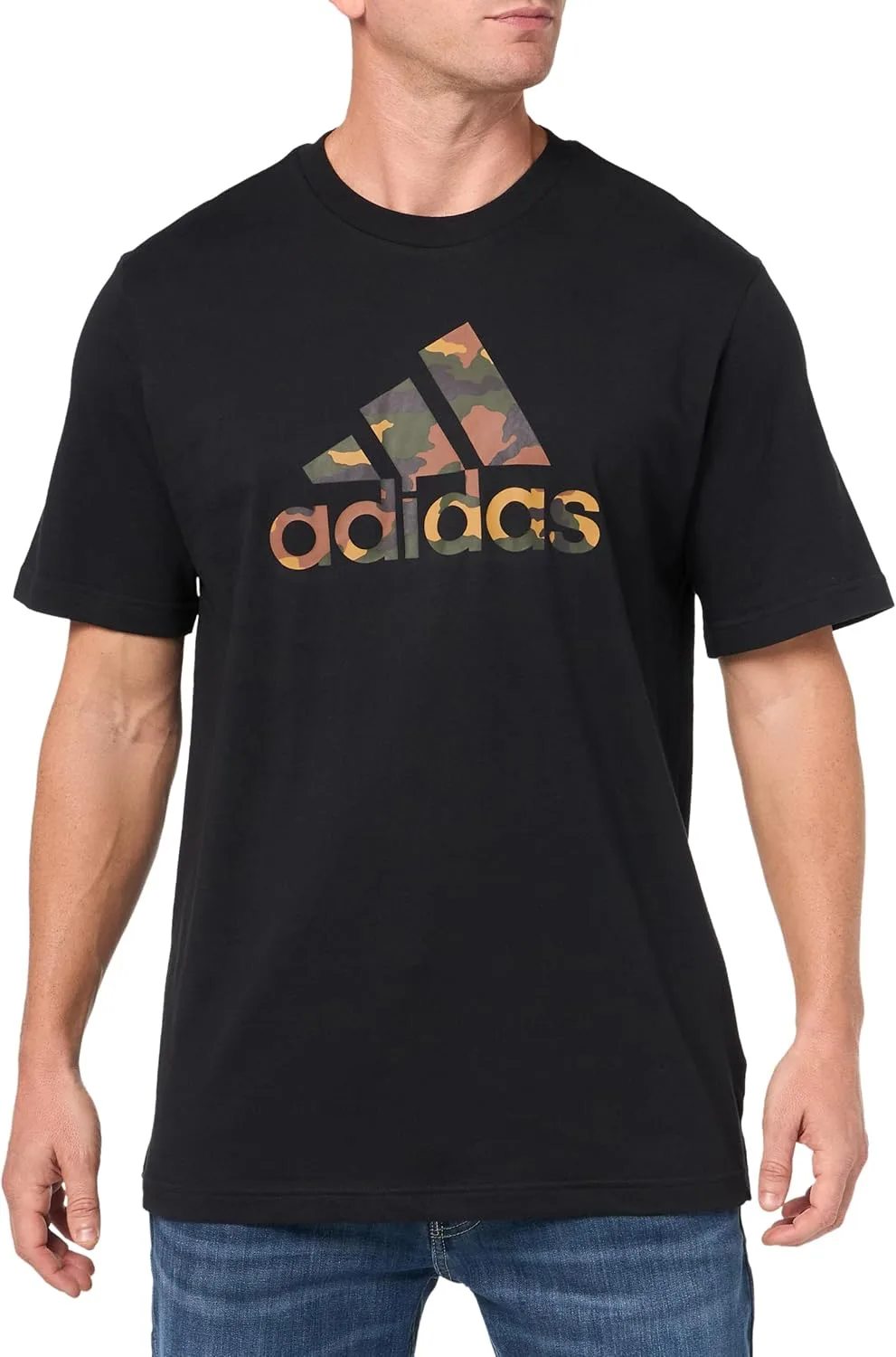 Футболка Adidas Badge of Sport с камуфляжным принтом
Футболка Adidas Badge of Sport с камуфляжным принтом