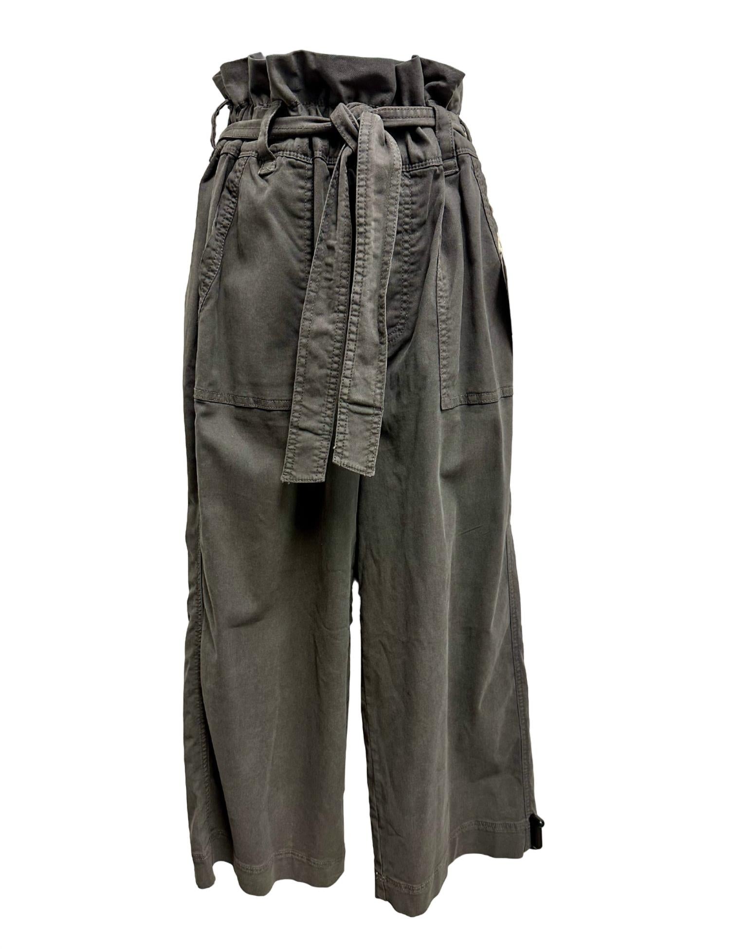 Женские брюки Paperbag с завязкой на талии в светодиодном исполнении Splendid, цвет led
Женские брюки Paperbag с завязкой на талии в светодиодном исполнении Splendid, цвет led