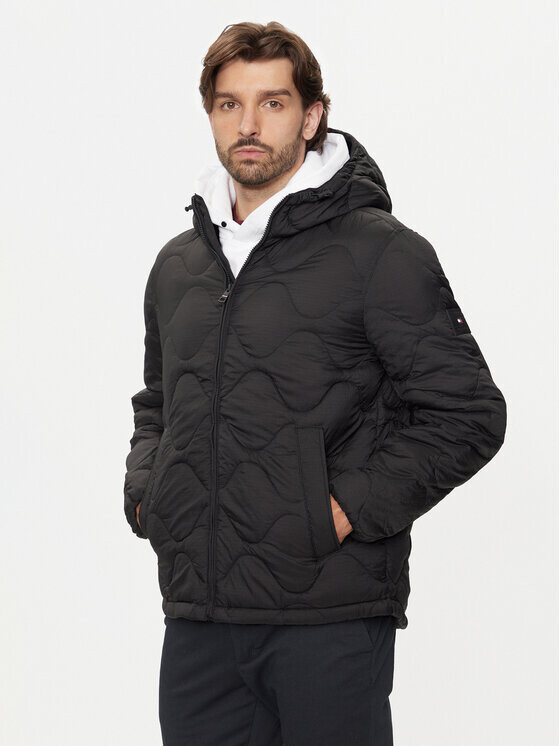 Пуховик стандартного кроя Tommy Hilfiger, черный
Пуховик стандартного кроя Tommy Hilfiger, черный