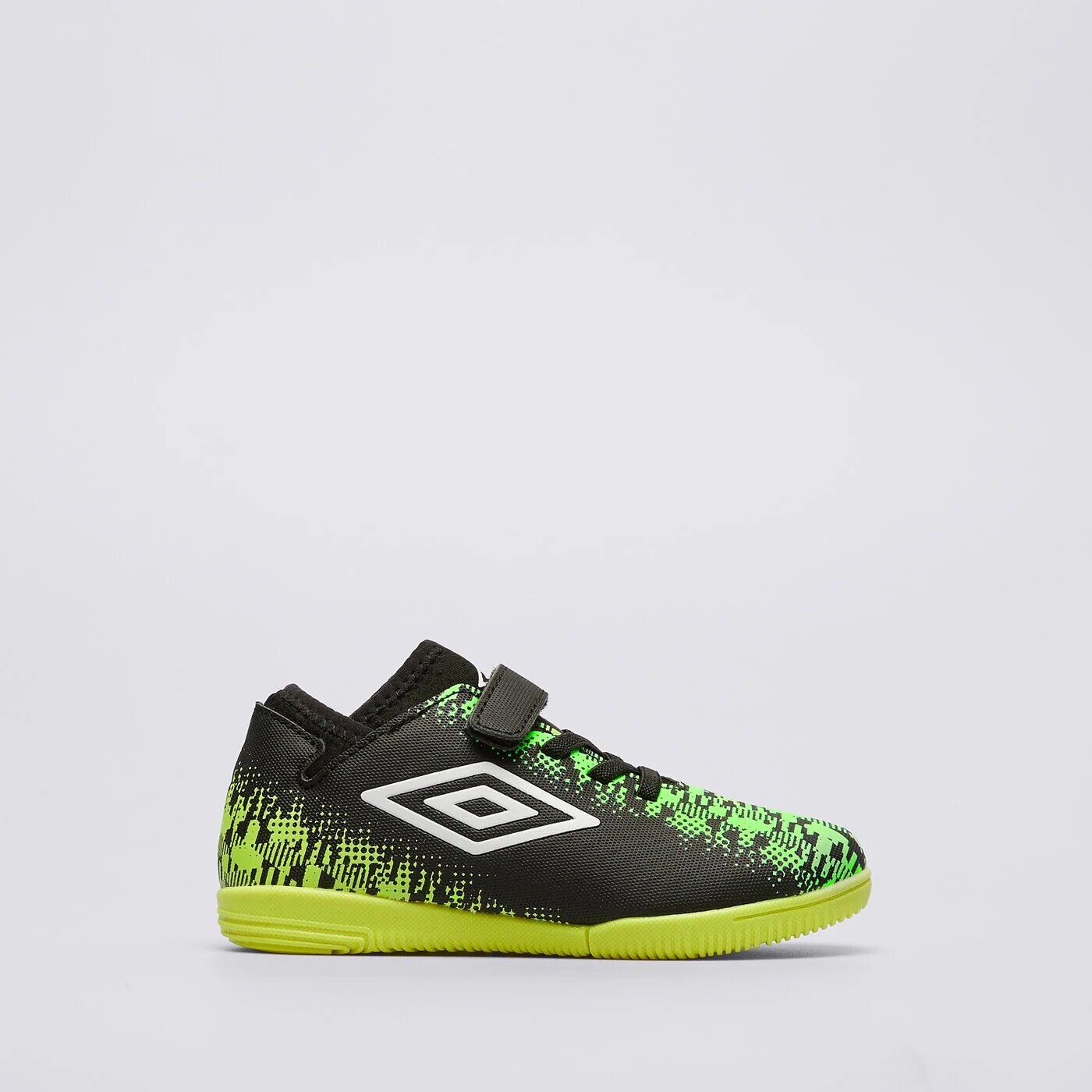 Кроссовки Umbro II, черный / салатовый
Кроссовки Umbro II, черный / салатовый