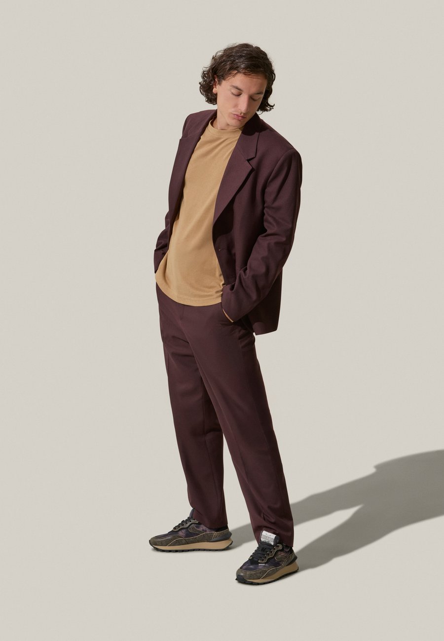 Кроссовки Voile Blanche QWARK HYPE, Braun/Brown
Кроссовки Voile Blanche QWARK HYPE, Braun/Brown