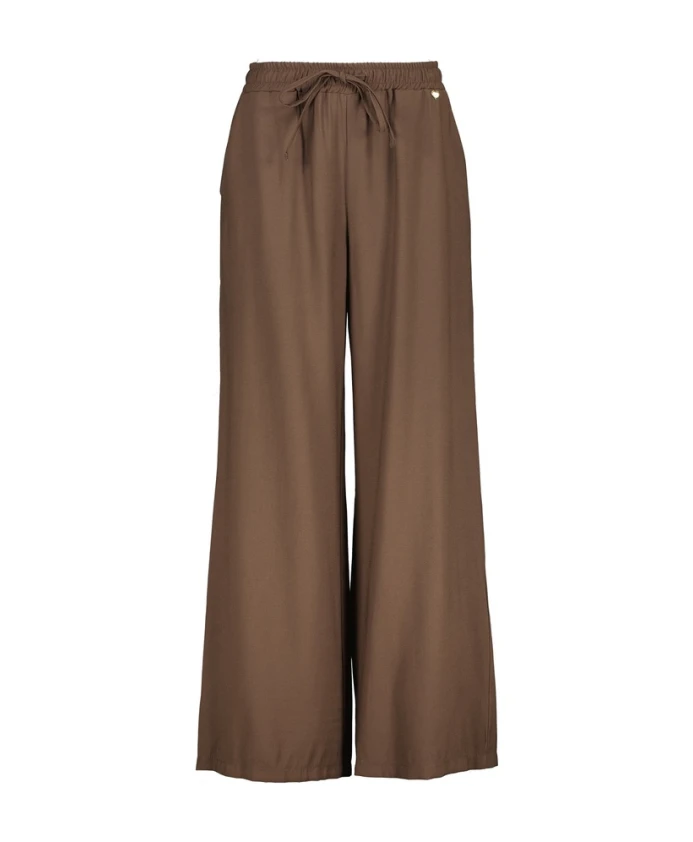 Коричневые брюки Amãlie & Amãlie, коричневый
Коричневые брюки Amãlie & Amãlie, коричневый