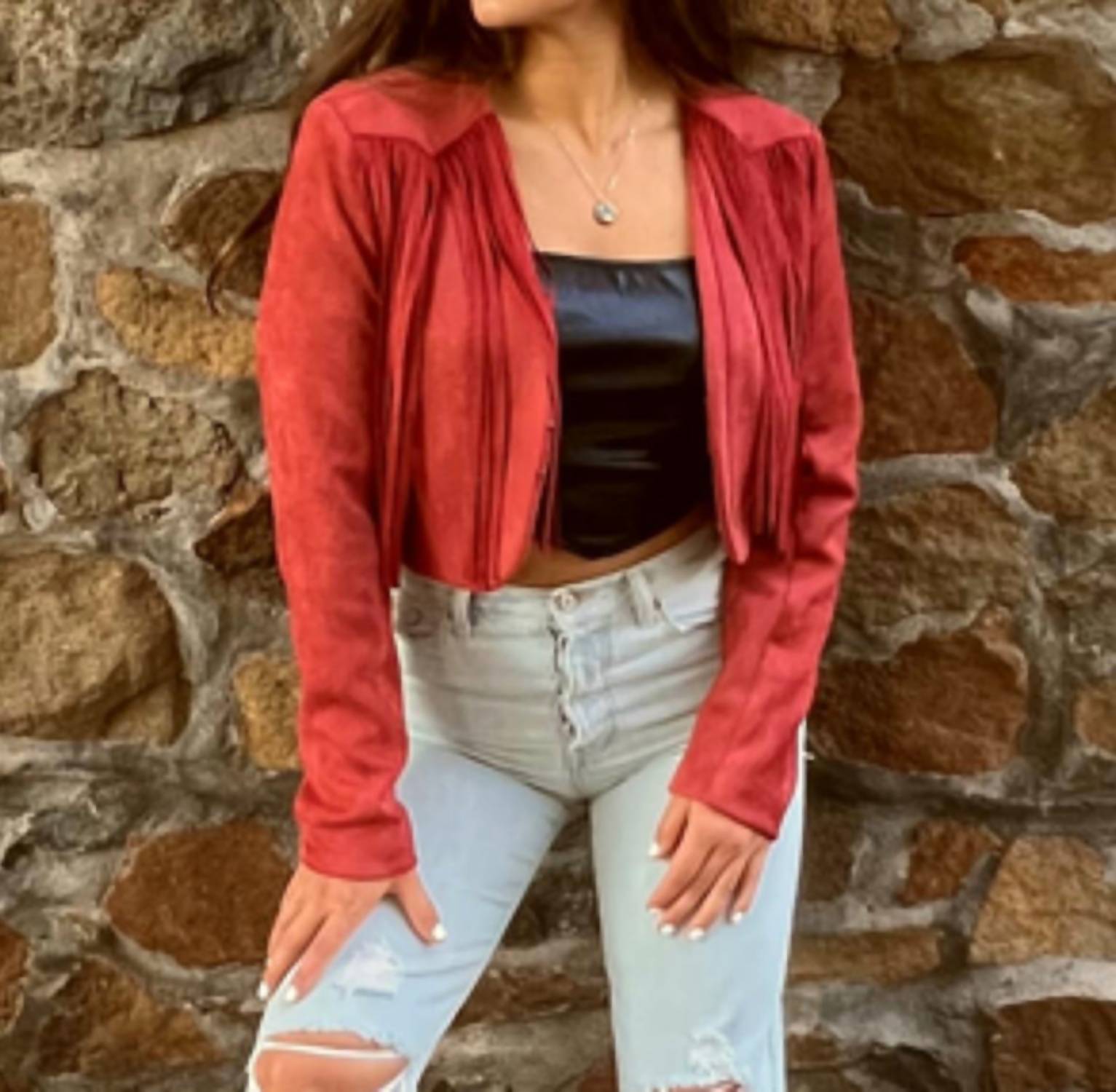 Короткая куртка из искусственной замши с бахромой в кирпичном цвете FATE, Brick
Короткая куртка из искусственной замши с бахромой в кирпичном цвете FATE, Brick