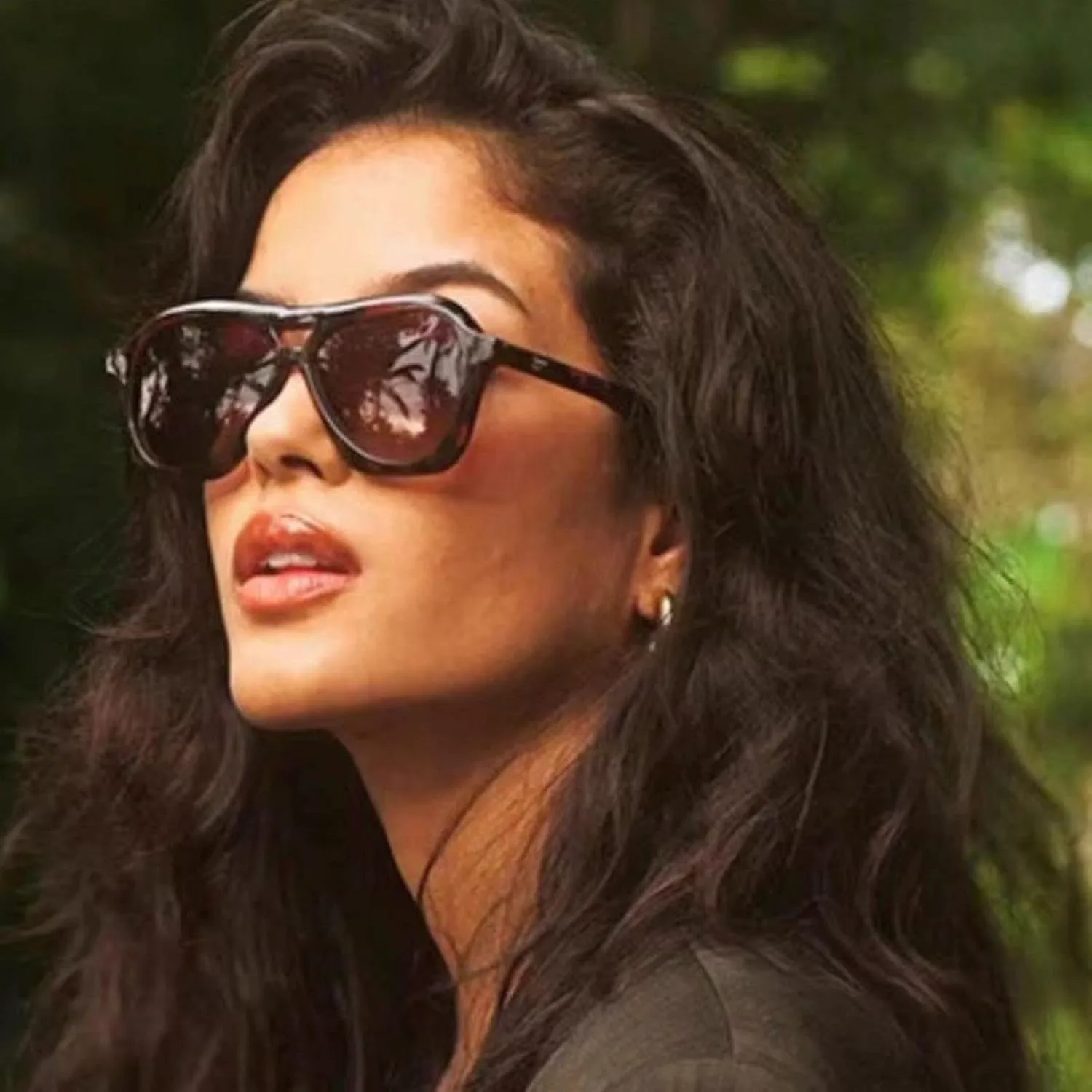 Большие солнцезащитные очки с двойной перемычкой для женщин в стиле ретро, голубые, с защитой от УФ-излучения (UV400), для мужчин в стиле панк TVTBBVV, Tea Blue
Большие солнцезащитные очки с двойной перемычкой для женщин в стиле ретро, голубые, с защитой от УФ-излучения (UV400), для мужчин в стиле панк TVTBBVV, Tea Blue