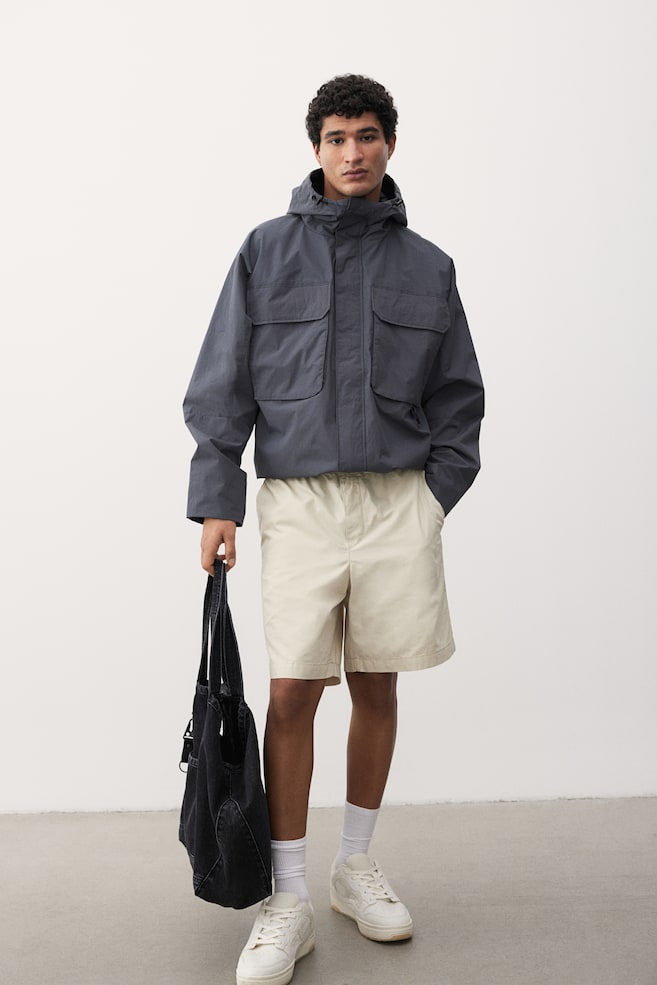 Шорты из парусины классического кроя H&M, бежевый
Шорты из парусины классического кроя H&M, бежевый