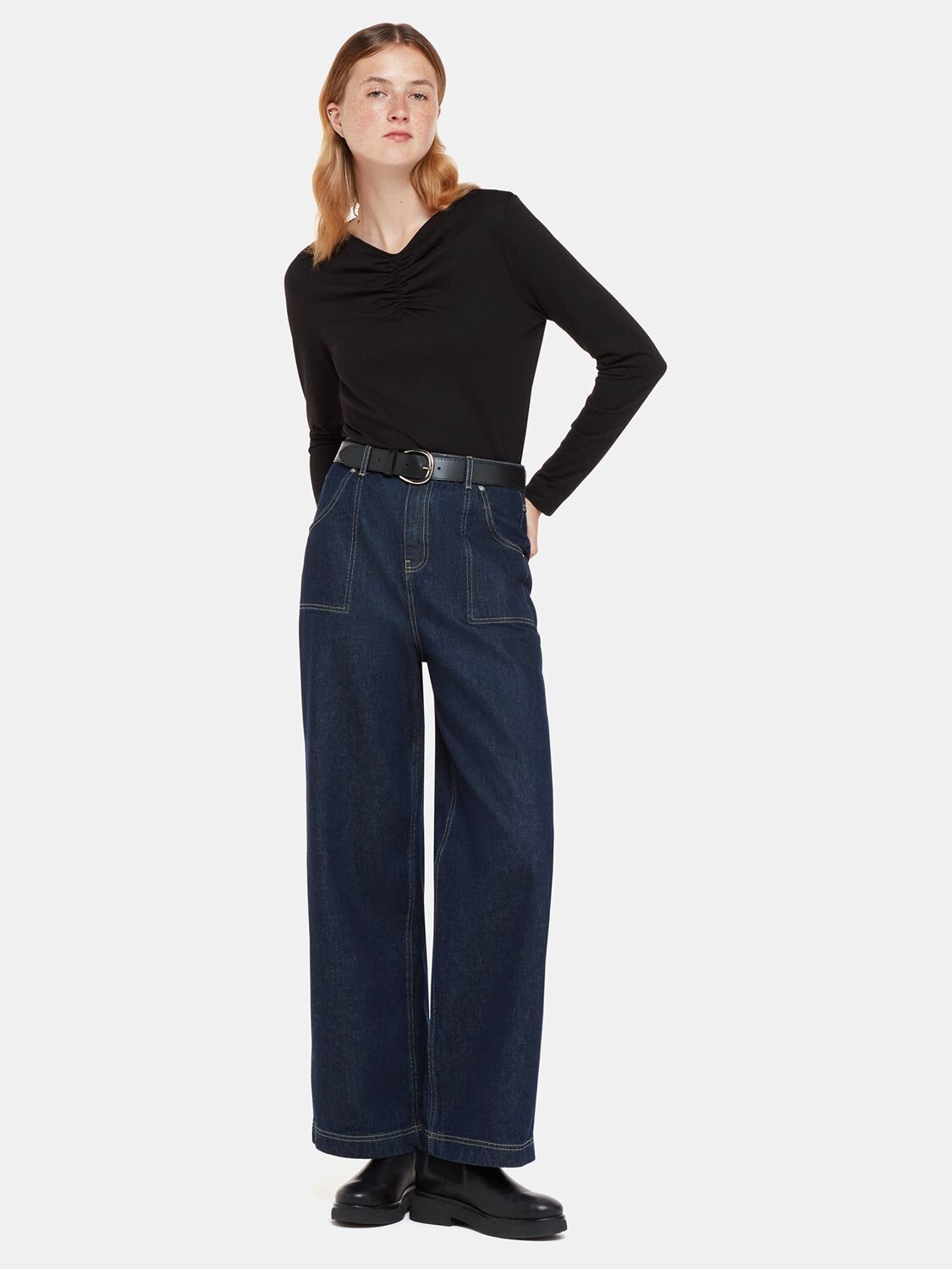 Топ со сборками и высоким V-образным вырезом Whistles, черный
Топ со сборками и высоким V-образным вырезом Whistles, черный