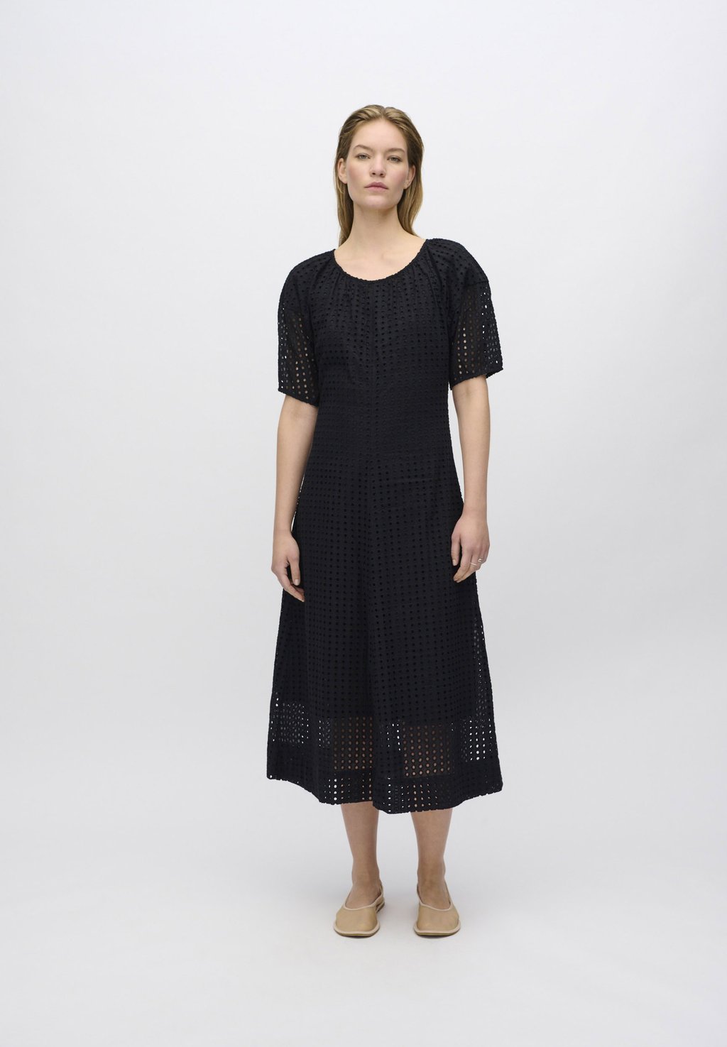 Повседневное платье ALICE Minimum, черный
Повседневное платье ALICE Minimum, черный