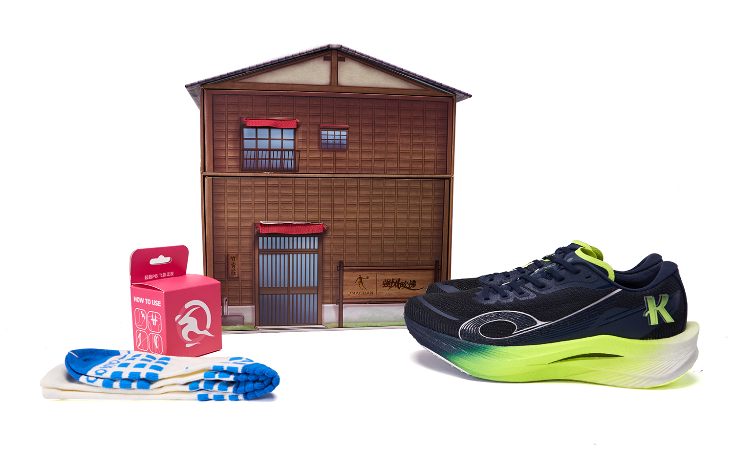 QIAODAN Кроссовки для бега Strong Wind 3.0 PRO мужские, низкие, студенческие, сине-желтые
QIAODAN Кроссовки для бега Strong Wind 3.0 PRO мужские, низкие, студенческие, сине-желтые