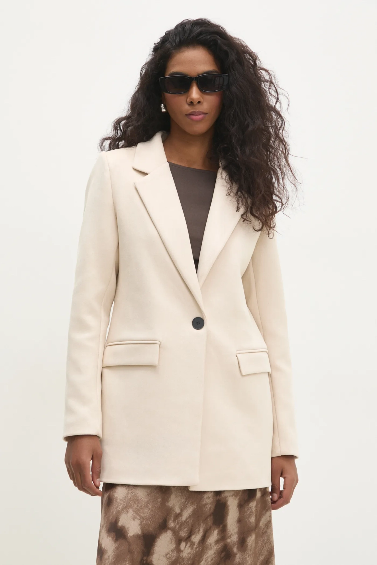 Блейзер Answear Lab, бежевый
Блейзер Answear Lab, бежевый