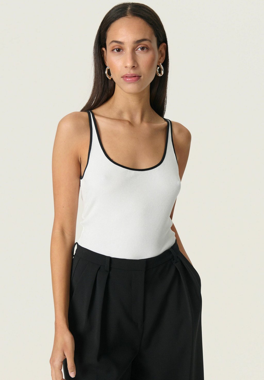 Топ IDA TANK Soaked in Luxury, белый
Топ IDA TANK Soaked in Luxury, белый