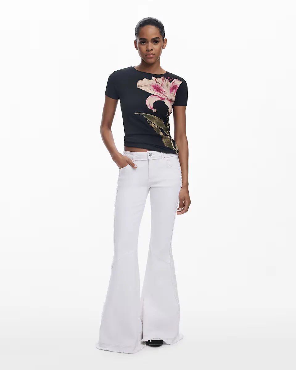 Женские ковбойские джинсы с вышивкой Desigual, белый
Женские ковбойские джинсы с вышивкой Desigual, белый