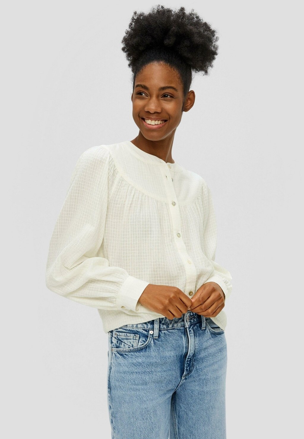 Блуза MIT DOBBY-STRUKTUR QS, кремовый
Блуза MIT DOBBY-STRUKTUR QS, кремовый