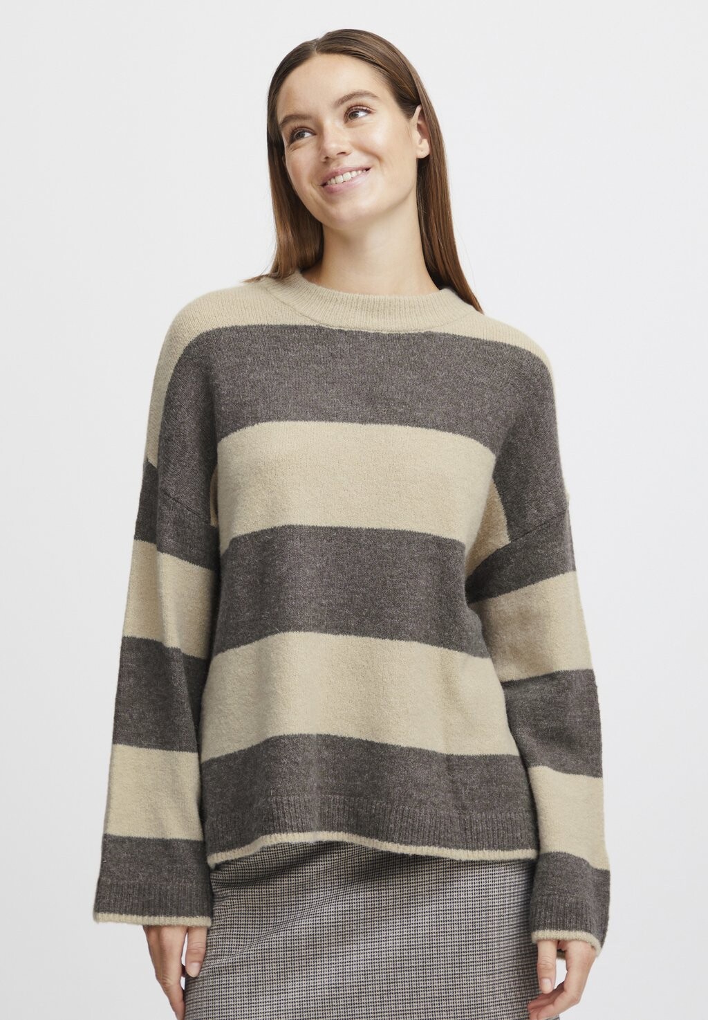 Свитшот b.young БЬОМАРТА, цвет cement mix
Свитшот b.young БЬОМАРТА, цвет cement mix