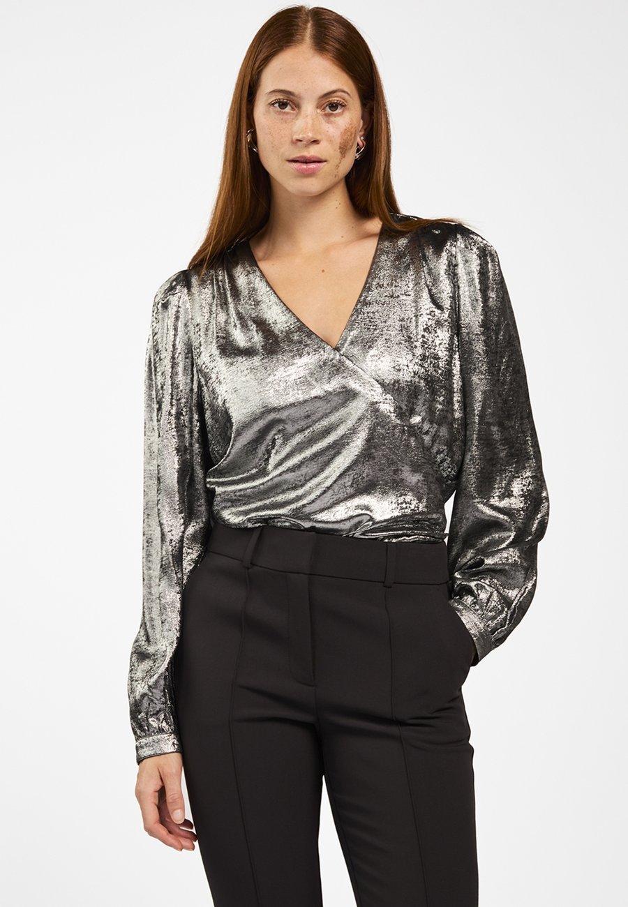 Блуза Aaiko LYDA SHINE , Gun Metal/Gunmetal
Блуза Aaiko LYDA SHINE , Gun Metal/Gunmetal