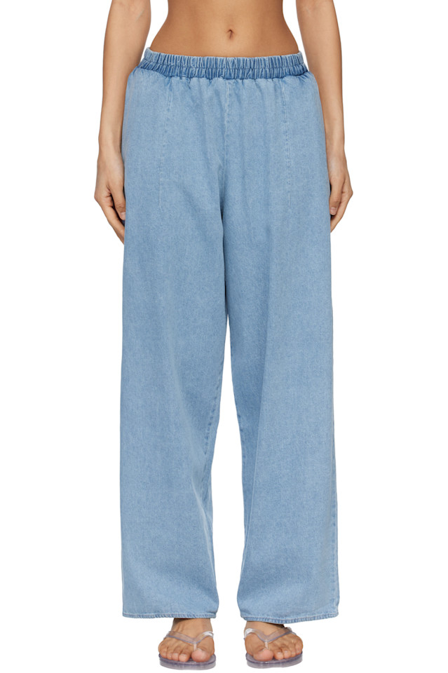 Baserange Синие джинсы с галстуком-бабочкой
Baserange Синие джинсы с галстуком-бабочкой