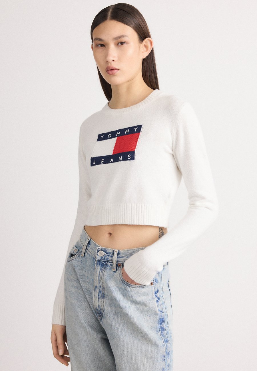 Джемпер Tommy Jeans SPARKLE FLAG SWEATER , Ancient White/White
Джемпер Tommy Jeans SPARKLE FLAG SWEATER , Ancient White/White