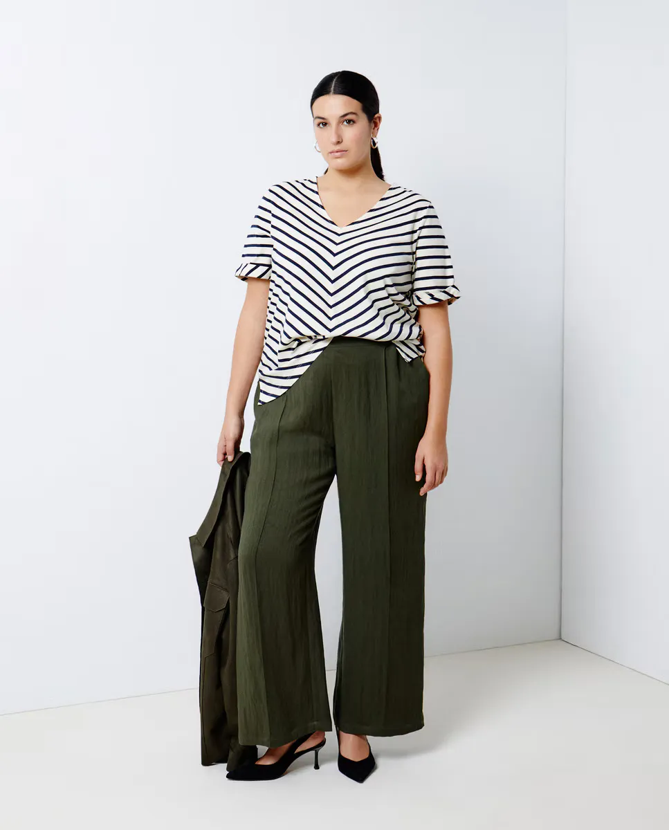 Женская футболка с коротким рукавом и V-образным вырезом Couchel, тёмно-синий
Женская футболка с коротким рукавом и V-образным вырезом Couchel, тёмно-синий