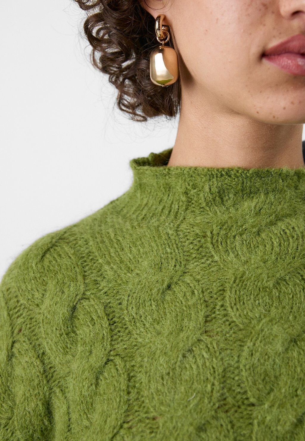 Джемпер GAP X CULT GAIA CABLE SWTR GAP, зеленый
Джемпер GAP X CULT GAIA CABLE SWTR GAP, зеленый