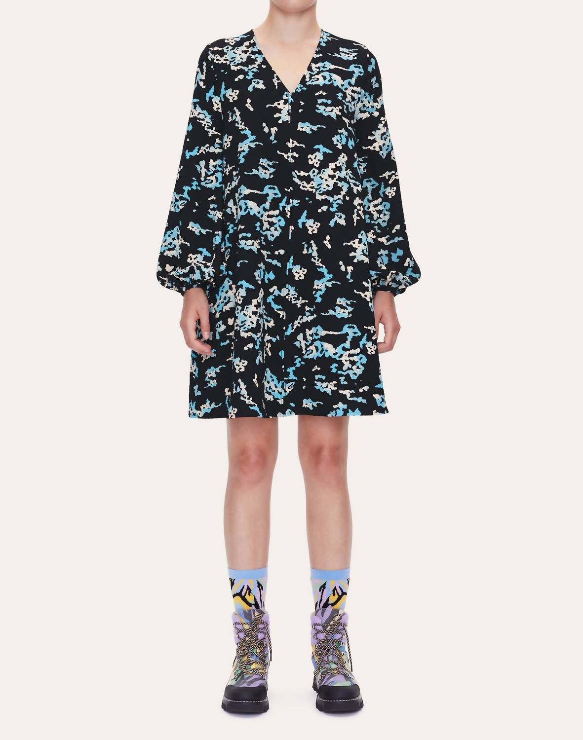 Айбтисем платье в обои STINE GOYA, Wallpaper
Айбтисем платье в обои STINE GOYA, Wallpaper