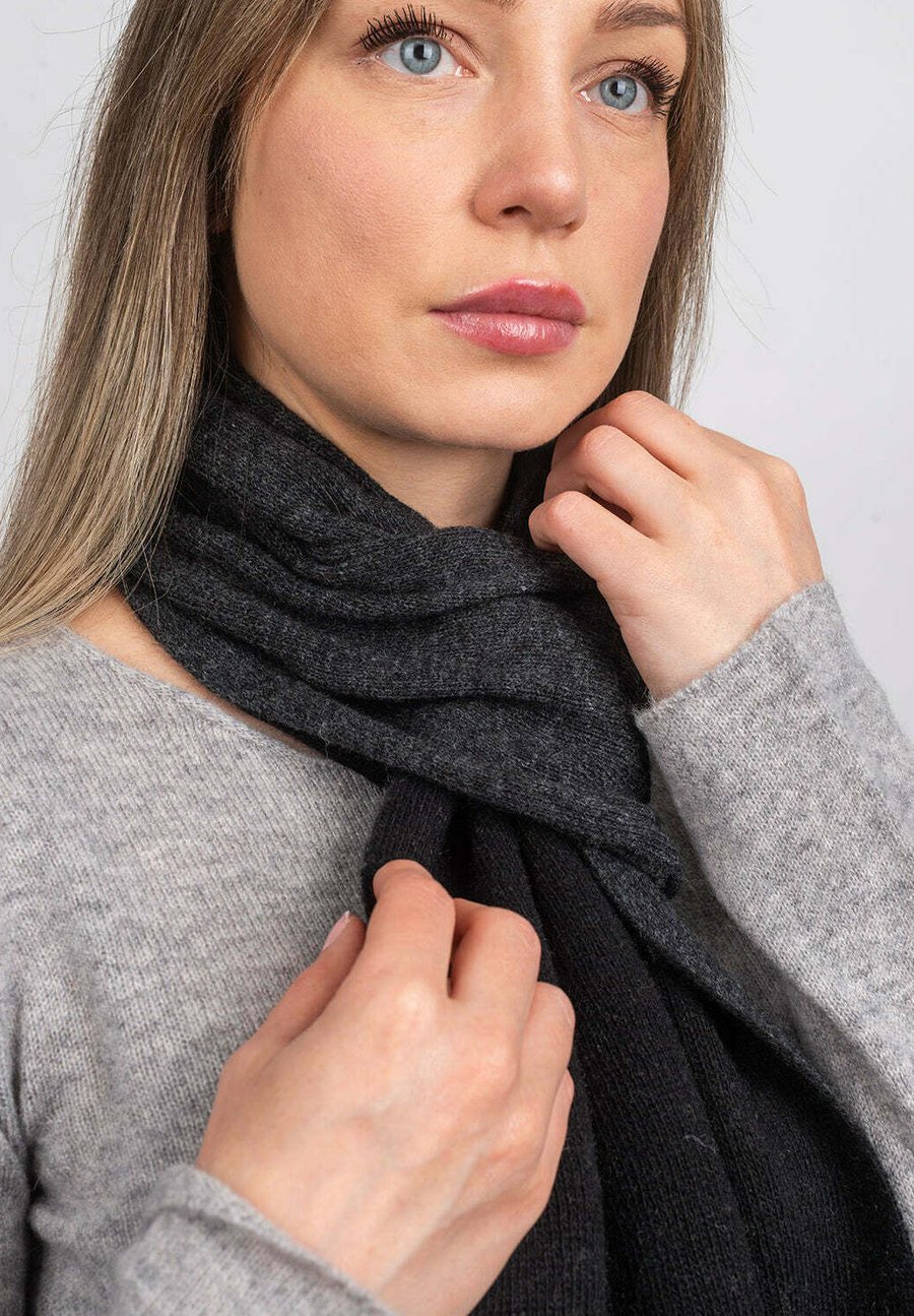 Шарф Dalle Piane Cashmere WARMER, Nero/Black
Шарф Dalle Piane Cashmere WARMER, Nero/Black